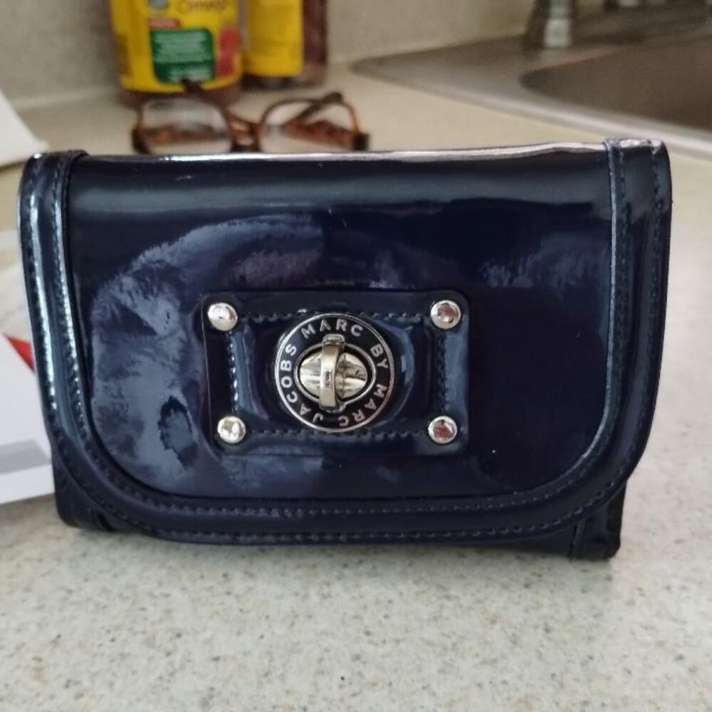 MARC BY MARC JACOBS CLUTCH TRIFOLD WALLET